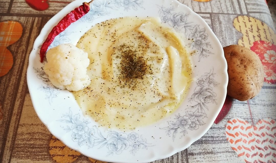 VELLUTATA SPEZIATA DI CAVOLFIORE E PATATA