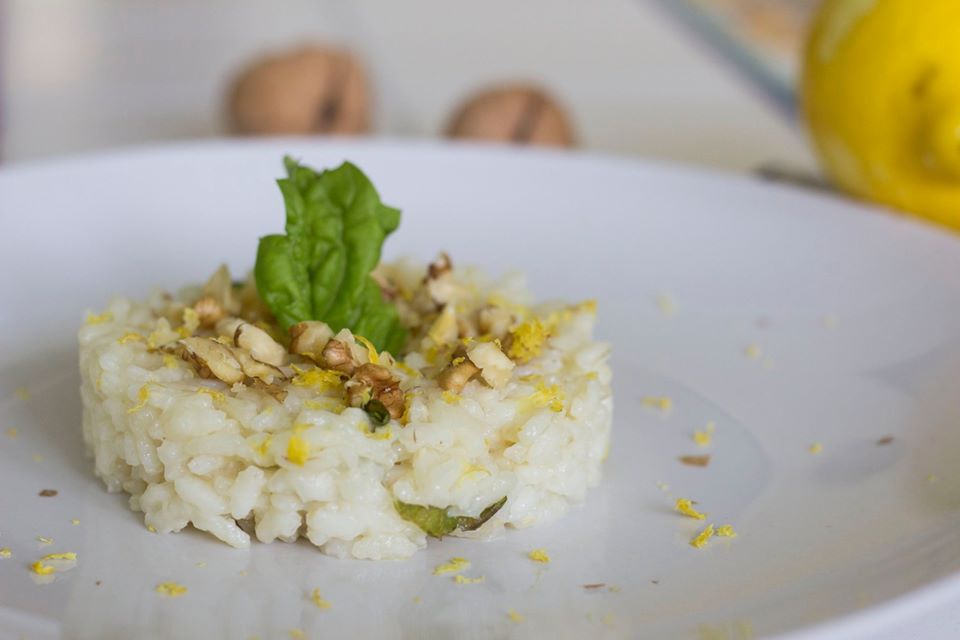RISOTTO AL LIMONE, NOCI E BASILICO